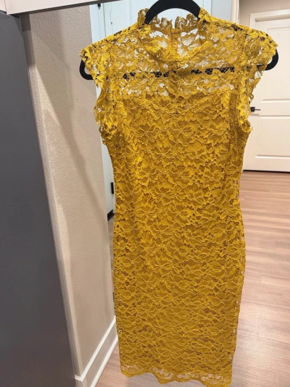 Elegant Yellow Lace Sheath Dress - Sleeveless High Neck